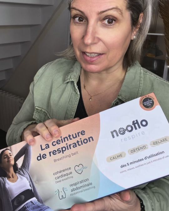 Stephanie porte la ceinture neoflo